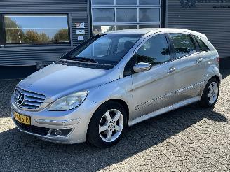 Vaurioauto  passenger cars Mercedes B-klasse B170 Automaat 2005/9