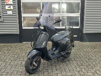 Schadeauto Vespa  Sprint 50 4T 2017/8