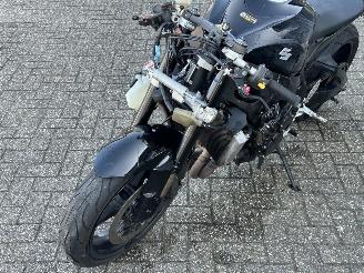 Suzuki GSX-R750  picture 11