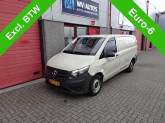 krockskadad bil bedrijf Mercedes Vito 111 CDI 118239 km !!!!!!!!! rijdbare schade 2017/8