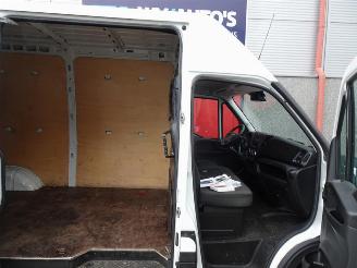 Iveco Daily 35S15V 2.3 352 H2 L 32zits airco 3500kg ahk picture 25