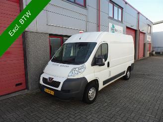 Peugeot Boxer 330 2.2 HDI L2H2 Profit+ picture 1