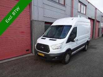 krockskadad bil bedrijf Ford Transit 350 2.2 TDCI L1H3 Trend 3 zits airco cardan aandrijving !!!!!!! 2015/4