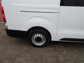 Peugeot Expert 231L 2.0 BlueHDI 120 DC Premium 6 pers airco picture 15