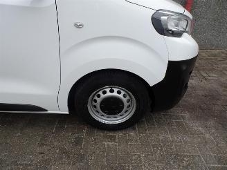 Peugeot Expert 231L 2.0 BlueHDI 120 DC Premium 6 pers airco picture 14