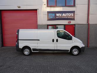 Renault Trafic 2.0 dCi T29 L2H1 airco 3 e versnelling stuk !!! picture 6