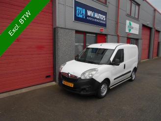 krockskadad bil bedrijf Opel Combo 1.3 CDTi L1H1 ecoFLEX airco uitvoering met achterklep 2013/3