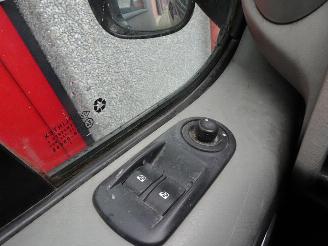 Opel Vivaro 2.5 CDTI L1H1 3 zits airco picture 17