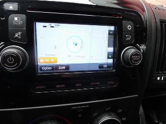 Peugeot Boxer 330 2.2 HDI L2H2 XR 3 zits airco picture 8