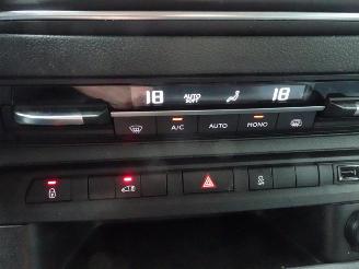 Peugeot Expert 227S 2.0 BlueHDI 180 Premium Pack 3 zits picture 12