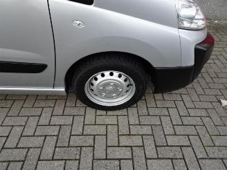 Peugeot Expert 229 2.0 HDI L2H1 DC Profit+ airco picture 22