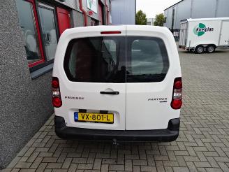 Peugeot Partner 120 1.6 BlueHDi 100 L1 Première S&S xxl airco picture 11