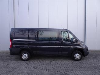 Peugeot Boxer 330 2.2 BlueHDi 120 L2H1 Premium airco picture 6