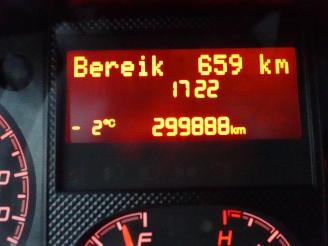 Peugeot Boxer 330 2.2 BlueHDi 120 L2H1 Premium airco picture 31