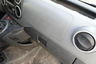 Citroën Berlingo 1.6 BlueHDI 120 Club S&S 3 zits navi clima picture 23