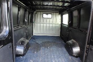 Peugeot Boxer 330 2.2 BlueHDi 120 L2H1 Premium airco picture 10
