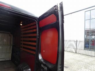 Peugeot Boxer 330 2.2 HDI L2H2 XR 3 zits airco picture 16