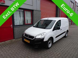 skadebil bedrijf Peugeot Partner 120 1.6 BlueHDi 100 L1 Premium S&S airco 2018/6