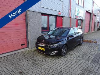 Unfallwagen Peugeot 308 SW 1.2 PureTech Blue Lease Premium let op nieuwe motor !!!!!!! 2016/10