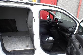 Peugeot Partner 1.5 BlueHDI Premium airco camera cruis trekhaak picture 22