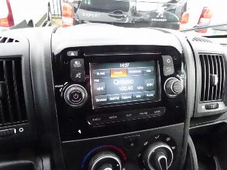 Peugeot Boxer 330 2.2 HDI L2H1 XT 3 zits airco picture 8