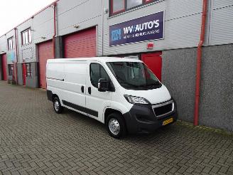 Peugeot Boxer 330 2.2 HDI L2H1 XT 3 zits airco picture 4