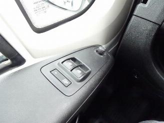 Peugeot Boxer 330 2.2 HDI L2H1 XT 3 zits airco picture 18
