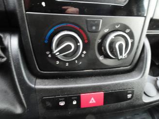 Peugeot Boxer 330 2.2 HDI L2H1 XT 3 zits airco picture 9