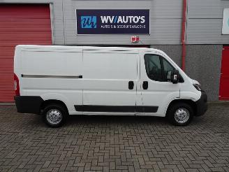 Peugeot Boxer 330 2.2 HDI L2H1 XT 3 zits airco picture 6