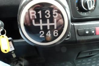 Peugeot Boxer 335 2.2 BlueHDi 140 L2H2 Premium picture 18