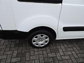 Peugeot Partner 122 1.6 e-HDI L2 XR airco inrichting imperiaal picture 16