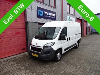 bruktbiler bedrijf Peugeot Boxer 330 2.0 BlueHDI L2H2 Premium Pack 2 x schuifdeur 2016/10