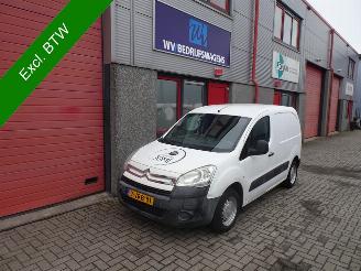 damaged commercial vehicles Citroën Berlingo 1.6 HDI 500 Comfort 2011/8