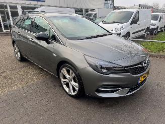 Opel Astra SPORTS TOURER+ picture 3