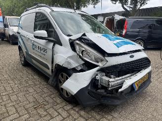 Ford Transit Courier Van  picture 3