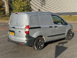 Ford Transit Courier Van  picture 7
