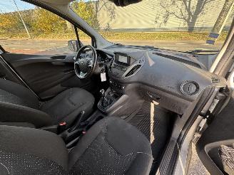 Ford Transit Courier Van  picture 12
