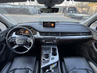 Audi Q7 E-TRON picture 5