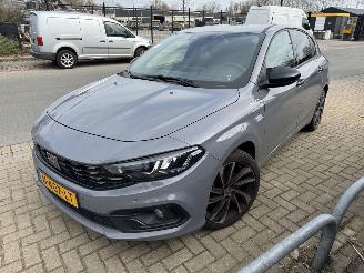 uszkodzony samochody osobowe Fiat Tipo  2021/11