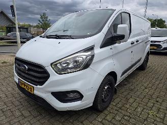 Vaurioauto  passenger cars Ford Transit Custom Lang 2.0 TDCi 96 KW 2022/4
