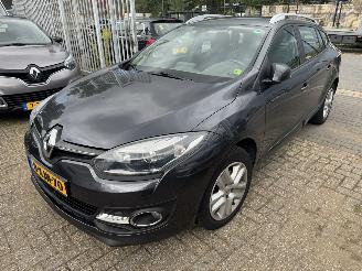 Unfallwagen Renault   2014/8