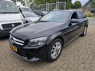 krockskadad bil auto Mercedes C-klasse C220 D Estate 4Matic Motor Problem 2019/4