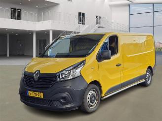 krockskadad bil bedrijf Renault Trafic 1.6 70kw 2017/3