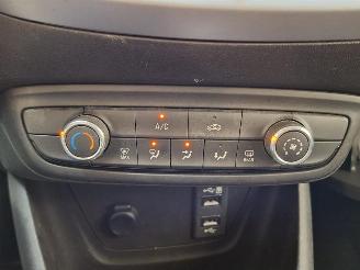Opel Crossland 1.2 picture 8