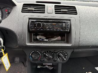 Suzuki Swift 1.3 Cool  AIRCO Hatchback 3-dr. picture 19