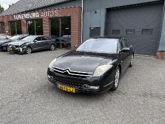 krockskadad bil auto Citroën C6 2.7 HdiF V6 Lignage  Sedan 4-dr. 2006/8