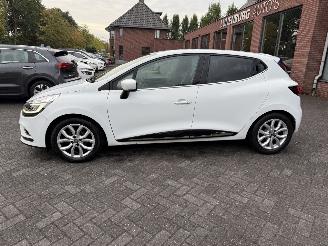 Renault Clio 0.9 TCe Intens Hatchback 5-dr. picture 2