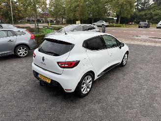 Renault Clio 0.9 TCe Intens Hatchback 5-dr. picture 19