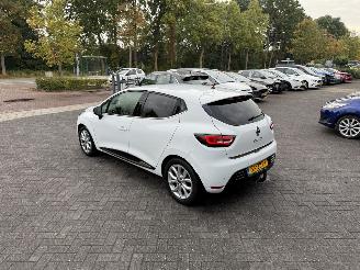 Renault Clio 0.9 TCe Intens Hatchback 5-dr. picture 17