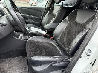 Renault Clio 0.9 TCe Intens Hatchback 5-dr. picture 11
